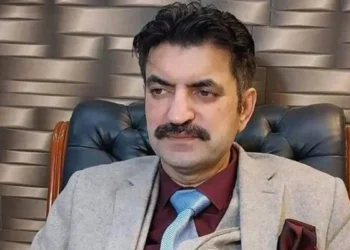 عمران خان سے ملاقات کی دیر ہے، سب ٹھیک ہو جائے گا: شیر افضل مروت