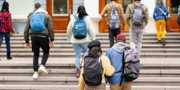 امریکی یونیورسٹیوں میں پاکستانی سمیت 400 سے زائد بین الاقوامی طلبا کے ویزے اچانک منسوخ