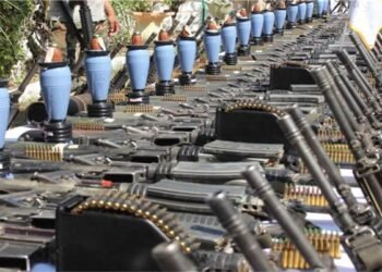 افغان طالبان نے امریکی ہتھیار دہشتگردوں کو بیچ دیے، برطانوی میڈیا کا دعویٰ