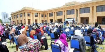 گورنر ہاؤس سندھ کے آئی ٹی کورسز: نیا امتحان اور سرٹیفکیٹ کے لیے اہم شرائط