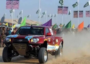 تھر میں “نو مور کینالز” کے بینرز کے ساتھ جیپ ریلی کا شاندار آغاز