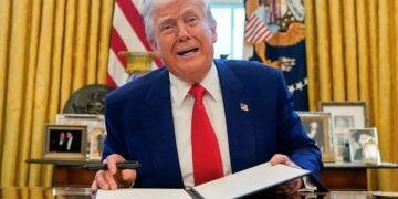 ٹرمپ کیلئے شاور پریشر میں کمی کے باعث نہانا دشوار، نیا ایگزیکٹیو آرڈر جاری