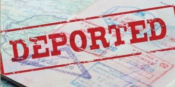 ڈی پورٹ ہونے والے ہزاروں پاکستانیوں کے پاسپورٹ بلاک