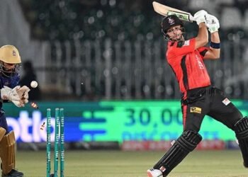 لاہور قلندرز کا کوئٹہ گلیڈی ایٹرز کو جیت کے لیے 220 رنز کا بڑا ہدف