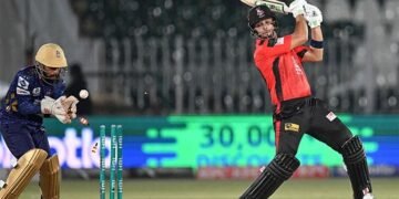 لاہور قلندرز کا کوئٹہ گلیڈی ایٹرز کو جیت کے لیے 220 رنز کا بڑا ہدف