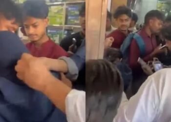 ہندو انتہاپسندوں کا مسلمان لڑکی پر چوری کا الزام، حجاب اُتار کر تشدد کا نشانہ بنایا