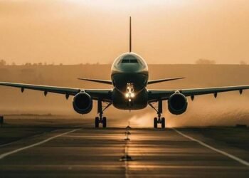 کراچی آنے والی پرواز کی جدہ میں ہنگامی لینڈنگ، مسافر اسپتال منتقل