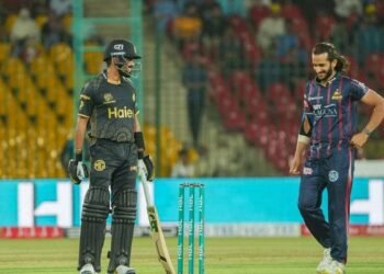 پشاور زلمی کا کراچی کنگز کو جیت کے لیے 148 رنز کا ہدف