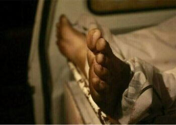 کراچی میں پنکچر کی دکان پر سویا شخص چھریوں کے وار سے قتل