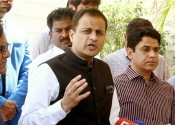 کراچی کو نظر انداز کریں گے تو مسائل جنم لیں گے، وفاقی حکومت ہوش کے ناخن لے: مرتضیٰ وہاب