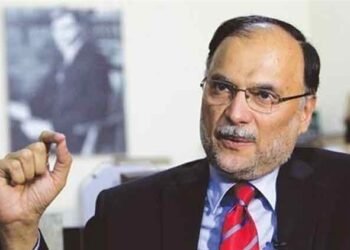 بھارت کے غرور کو پاکستان کی فضائیہ نے زبردست دھچکا دیا: احسن اقبال