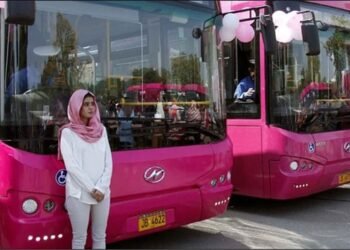 حیدرآباد: پنک بس سروس بند، خواتین پبلک ٹرانسپورٹ پر مجبور