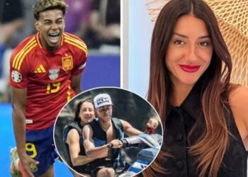 17 سالہ فٹبالر اور 30 سالہ ایئرہوسٹس کی تصاویر وائرل، سوشل میڈیا پر ہنگامہ