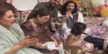 رجب بٹ کے فیملی ایونٹ میں نوٹوں کی برسات، صارفین کا شدید ردعمل