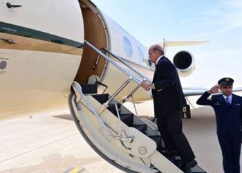 خطے کی کشیدگی کے درمیان وزیراعظم کا سعودی عرب دورہ، عالمی حمایت کو مضبوط بنانے کی کوشش