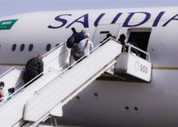 سعودی ایئرلائن کی لکھنؤ میں ہنگامی لینڈنگ، 250 حاجیوں کی جان بچ گئی