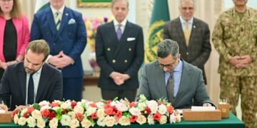 پاکستان اور امریکی کمپنی کے درمیان تاریخی معاہدہ، 50 کروڑ ڈالر کی سرمایہ کاری کا اعلان