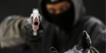 کراچی میں ڈکیتی مزاحمت پر 7 سالہ بچہ فائرنگ سے زخمی