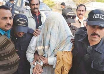 کراچی میں آن لائن فراڈ اسکیموں کے خلاف کارروائی، غیر ملکیوں سمیت متعدد ملزمان گرفتار