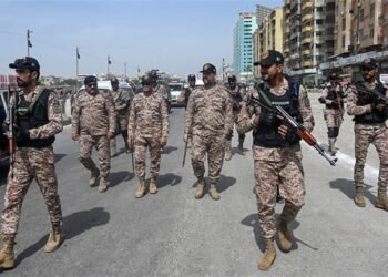 کراچی میں رینجرز کی تعیناتی میں مزید ایک سال کی توسیع