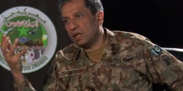 سی ڈی ایف کے نوٹیفکیشن پر پروپیگنڈا کیا گیا، ہمیں اپنی سیاست سے دور رکھو: ترجمان پاک فوج