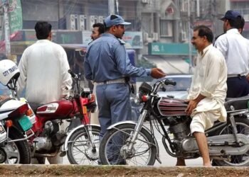 ایک روز میں 64 ہزار کے قریب چالان، 8 کروڑ روپے سے زائد کے جرمانے