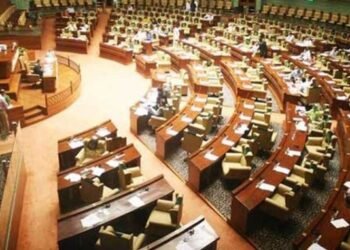 مین ہول میں گر کر بچے کی ہلاکت: سندھ اسمبلی میں اپوزیشن کا احتجاج، ایم کیو ایم کا واک آؤٹ