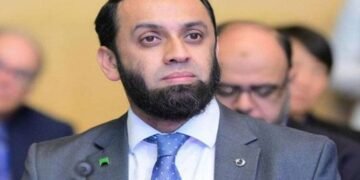 اڈیالہ جیل کے باہر روزانہ کا تماشا نہیں ہوگا، ، آج سے عظمیٰ خان کی ملاقات بھی بند: عطا تارڑ