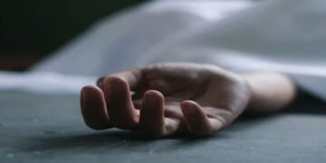 کراچی: فلیٹ سے 3 خواتین کے قتل کا معاملہ، باپ اور بیٹے نے جرم کا اعتراف کرلیا