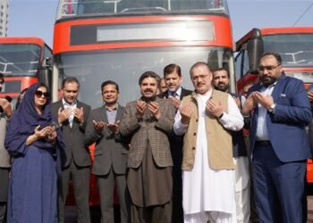 کراچی میں ڈبل ڈیکر بس سروس کا افتتاح، کرایہ کتنا ؟