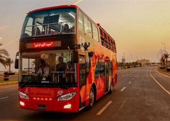 کراچی والوں کے لیے نئے سال کی بڑی خوشخبری، شہر میں کل سے ڈبل ڈیکر بس سروس کا آغاز