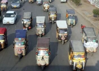 کراچی کی مزید 6 اہم شاہراہوں پر 2 اور 4 سیٹر رکشوں کے داخلے پر پابندی