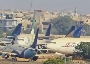 کراچی ائیرپورٹ پر کئی سال سے کھڑے ناکارہ طیارے ہٹانے کا فیصلہ