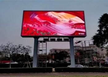 کراچی: خیابانِ اتحاد پر ڈیجیٹل اسکرینز ہیک، غیر اخلاقی مواد نشر